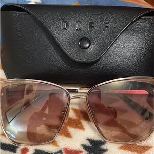 Becky diff cat eyed sunglasses